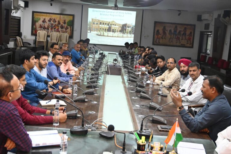 खदान-संचालक-व-ट्रांसपोर्टरों-की-दो-दिवसीय-कार्यशाला-24929957602413638868.jpg