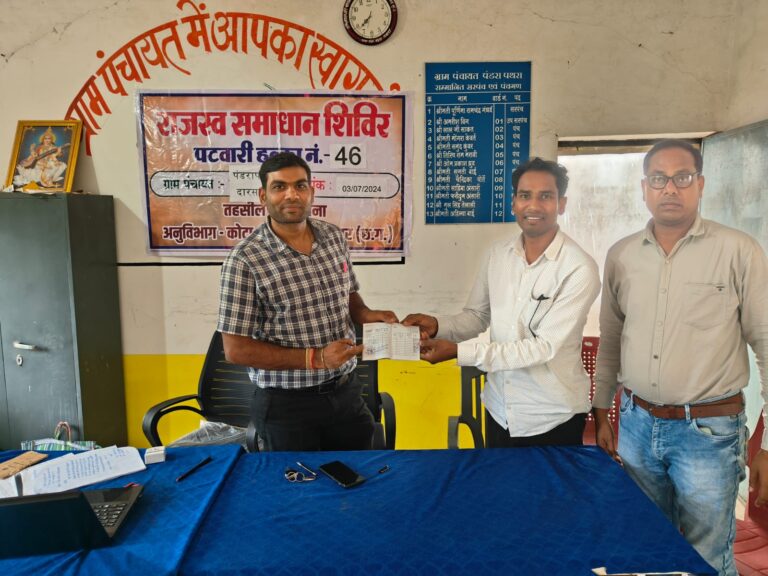 राजस्व-शिविरों-में-मौके-पर-ही-ग्रामीणों-की-समस्याओं-का-हो-रहा-निदान-2.jpeg